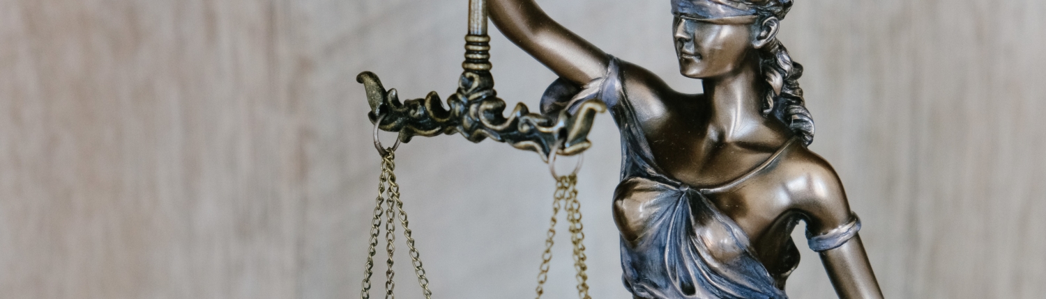 Statuette représentant la justice pour illustrer nos services et honoraires