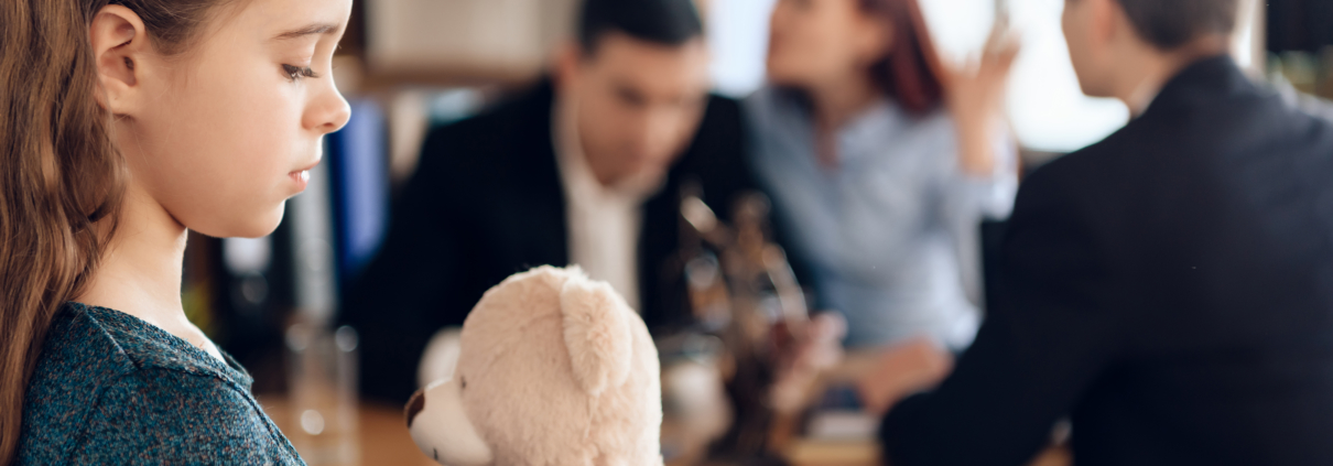 jeune couple organise tutelle petite fille